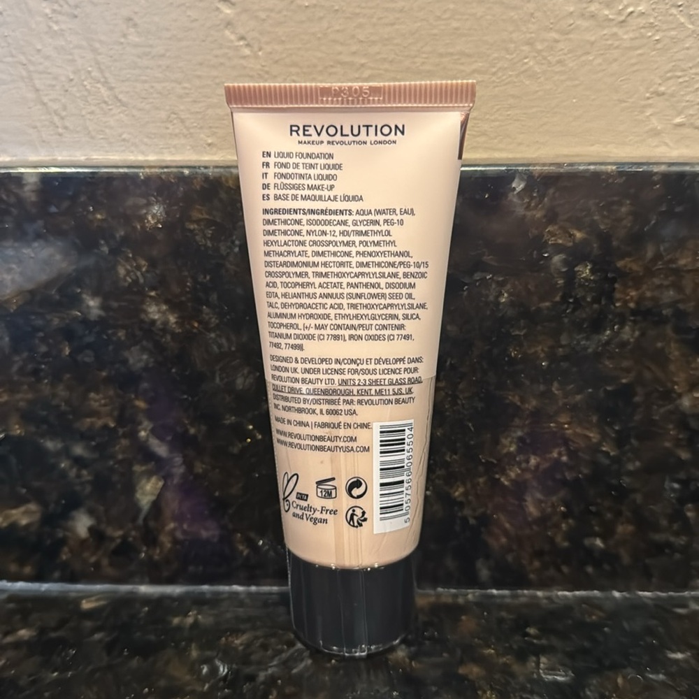NEW Makeup Revolution Matte‎ Base Foundation - Shade: F10 - Picture 4 of 4
